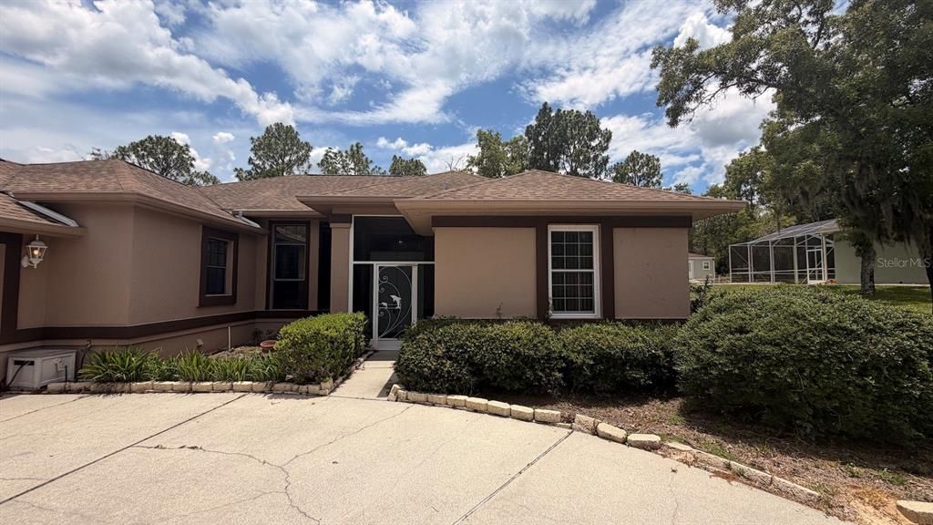 For Sale: $199,999 (3 beds, 2 baths, 1799 Square Feet)