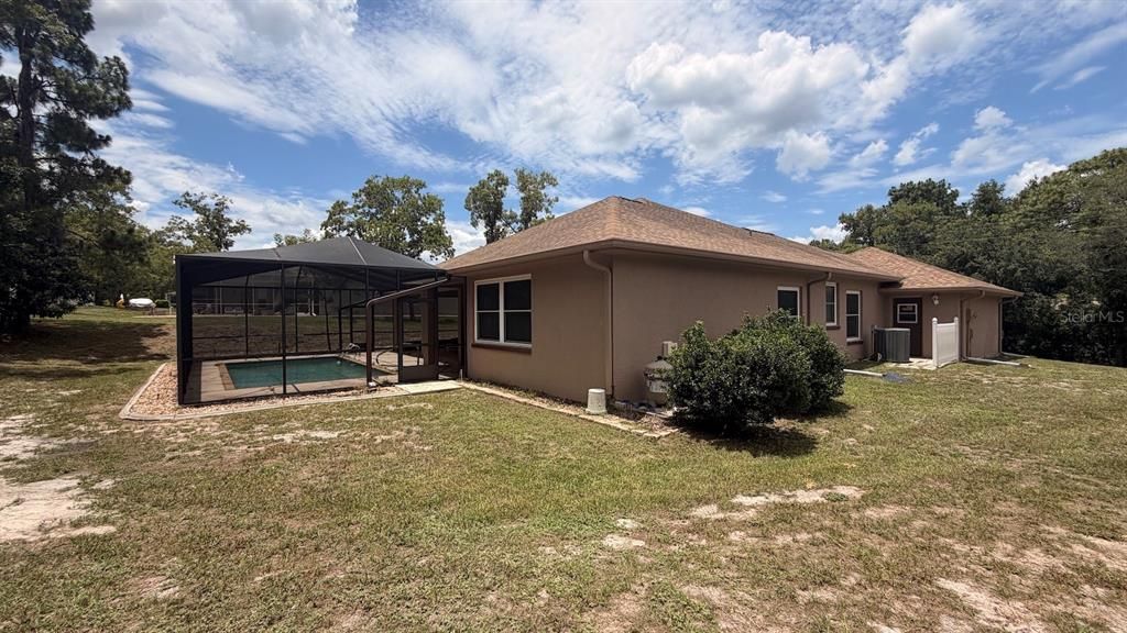 For Sale: $199,999 (3 beds, 2 baths, 1799 Square Feet)