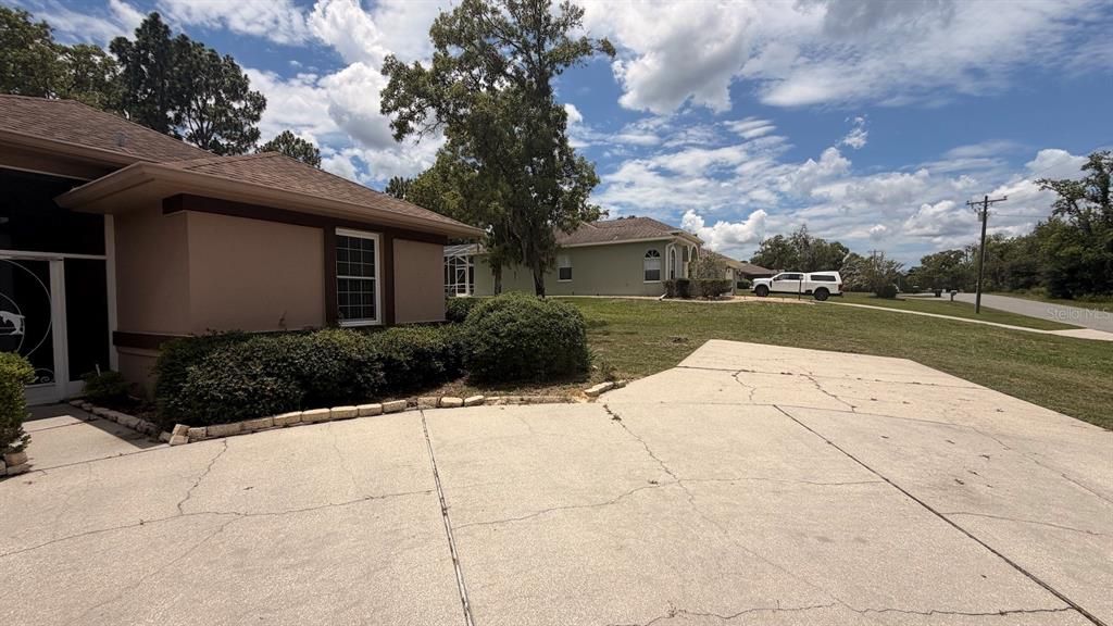 For Sale: $199,999 (3 beds, 2 baths, 1799 Square Feet)