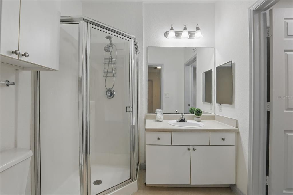 For Sale: $198,000 (2 beds, 2 baths, 1053 Square Feet)