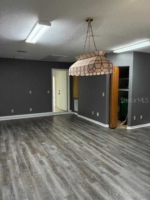 For Sale: $375,000 (3 beds, 2 baths, 2587 Square Feet)