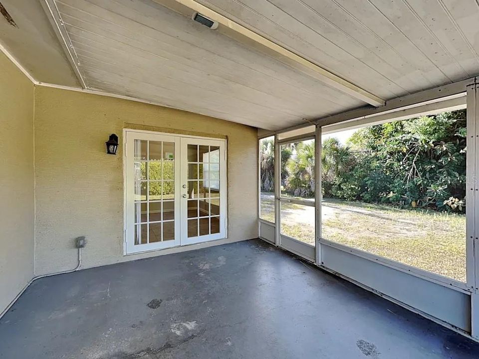 For Rent: $2,095 (3 beds, 2 baths, 1676 Square Feet)