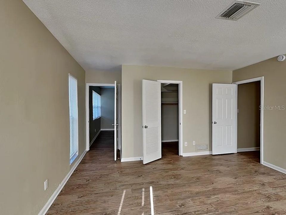 For Rent: $2,095 (3 beds, 2 baths, 1676 Square Feet)