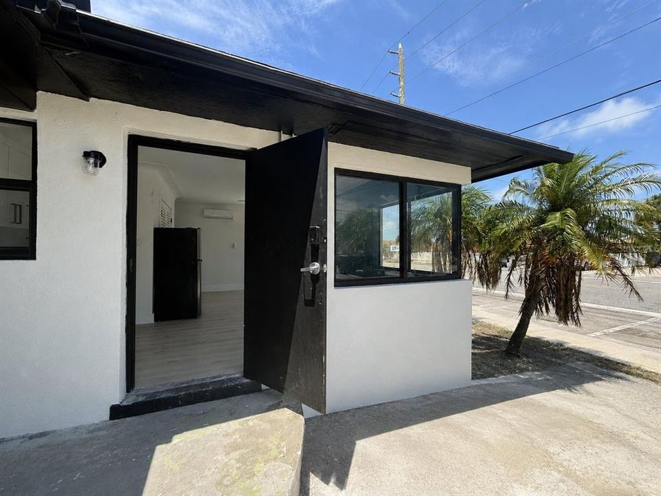 For Rent: $2,500 (0 beds, 1 baths, 500 Square Feet)