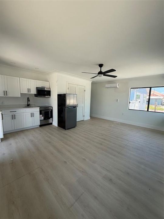 For Rent: $2,500 (0 beds, 1 baths, 500 Square Feet)