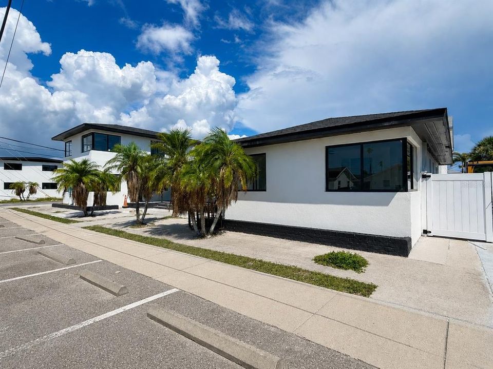 For Rent: $2,500 (0 beds, 1 baths, 500 Square Feet)
