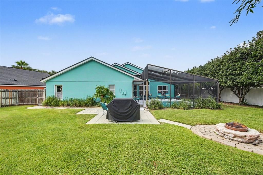 En Venta: $590,000 (4 camas, 2 baños, 1860 Pies cuadrados)