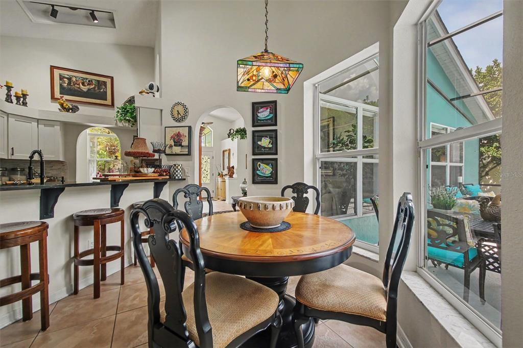 En Venta: $590,000 (4 camas, 2 baños, 1860 Pies cuadrados)