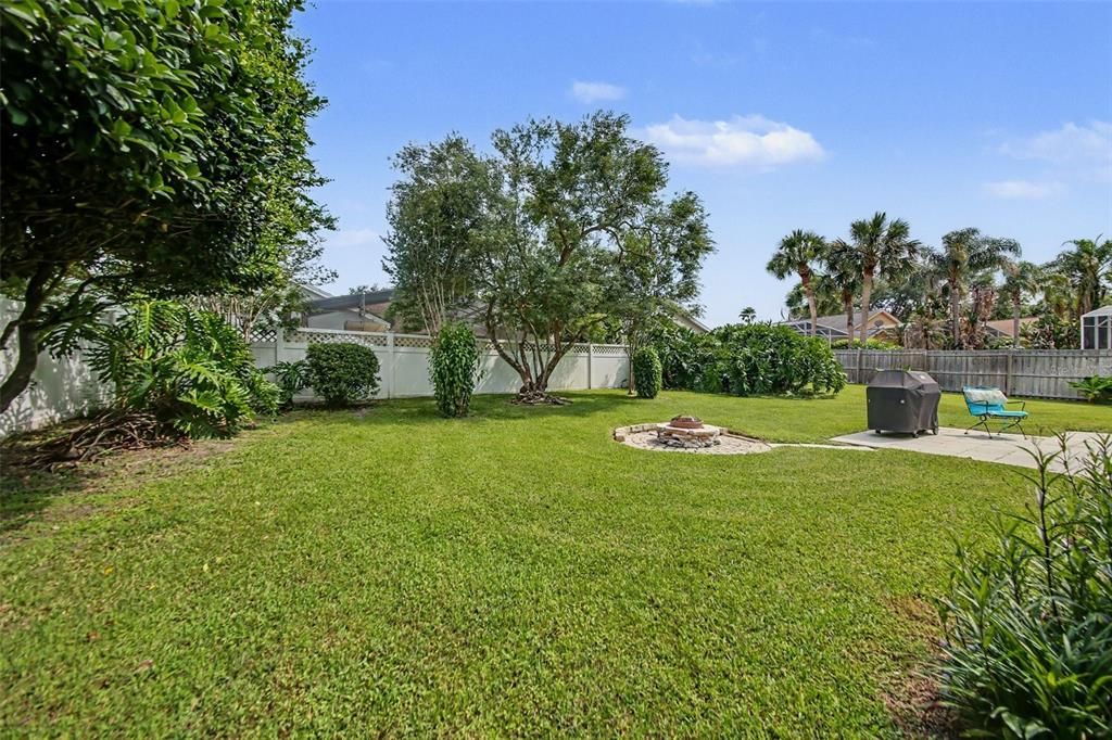 En Venta: $590,000 (4 camas, 2 baños, 1860 Pies cuadrados)
