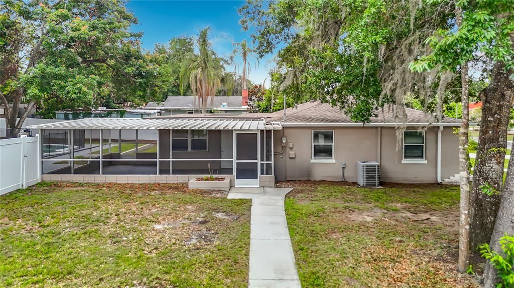 En Venta: $352,000 (4 camas, 2 baños, 1622 Pies cuadrados)
