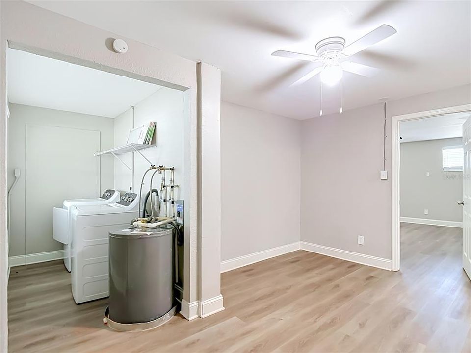 En Venta: $352,000 (4 camas, 2 baños, 1622 Pies cuadrados)