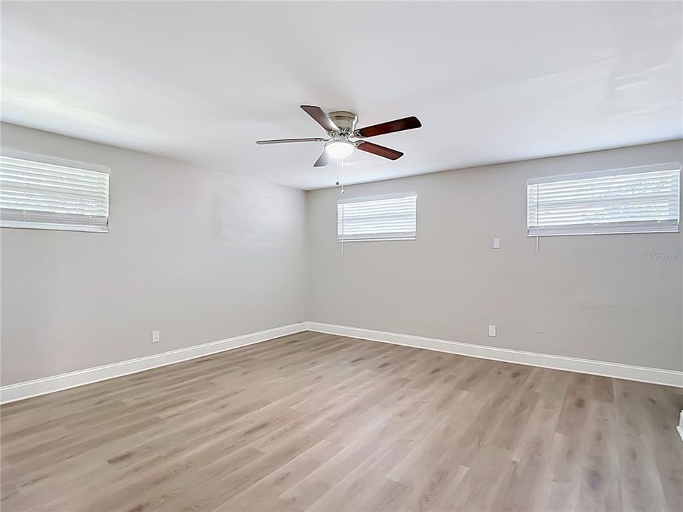 En Venta: $352,000 (4 camas, 2 baños, 1622 Pies cuadrados)