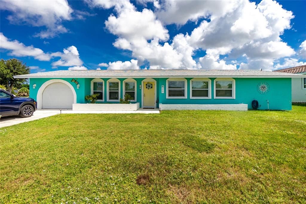 For Sale: $335,000 (3 beds, 2 baths, 1739 Square Feet)