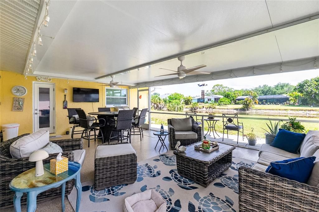 For Sale: $335,000 (3 beds, 2 baths, 1739 Square Feet)
