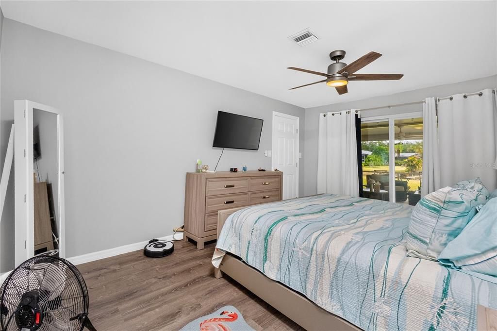 For Sale: $335,000 (3 beds, 2 baths, 1739 Square Feet)