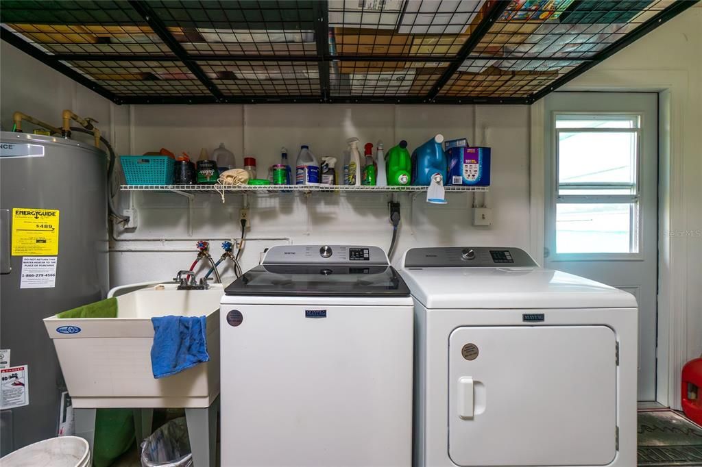 For Sale: $335,000 (3 beds, 2 baths, 1739 Square Feet)
