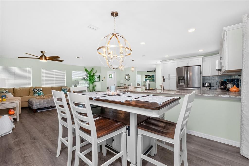 For Sale: $335,000 (3 beds, 2 baths, 1739 Square Feet)