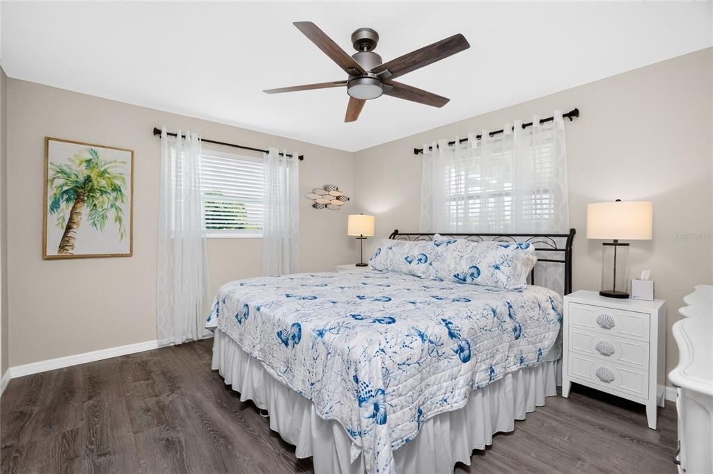 For Sale: $335,000 (3 beds, 2 baths, 1739 Square Feet)