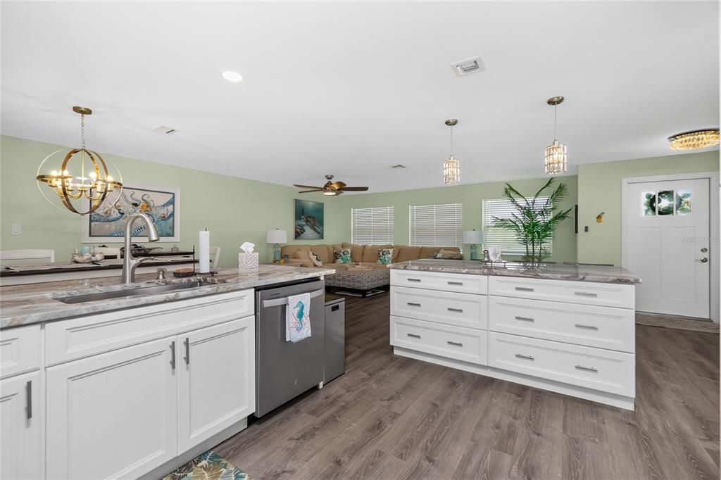 For Sale: $335,000 (3 beds, 2 baths, 1739 Square Feet)