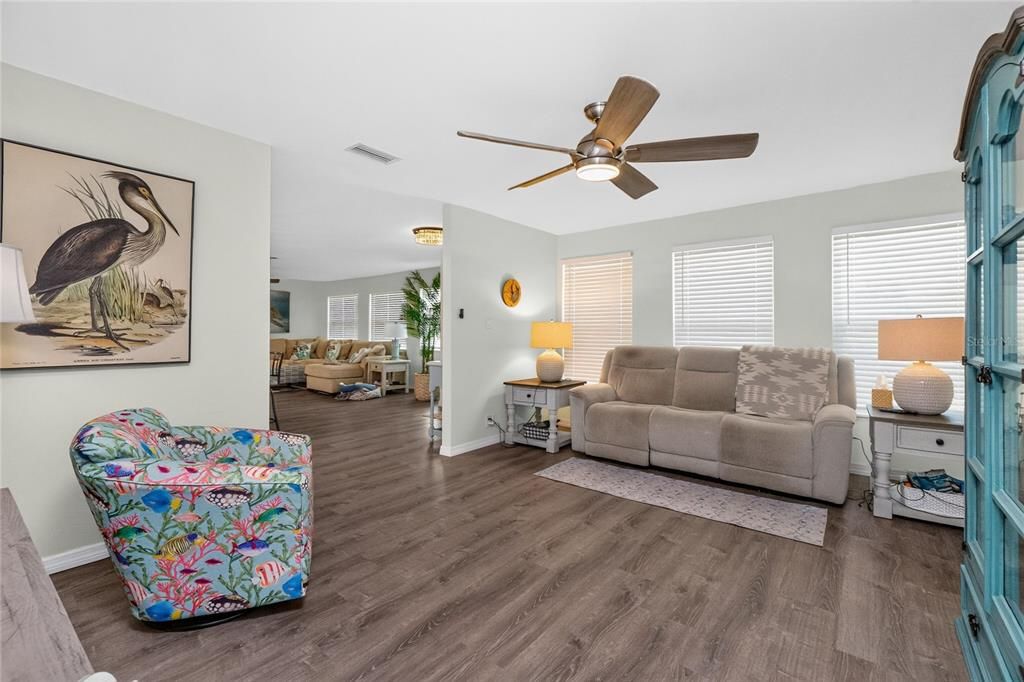 For Sale: $335,000 (3 beds, 2 baths, 1739 Square Feet)