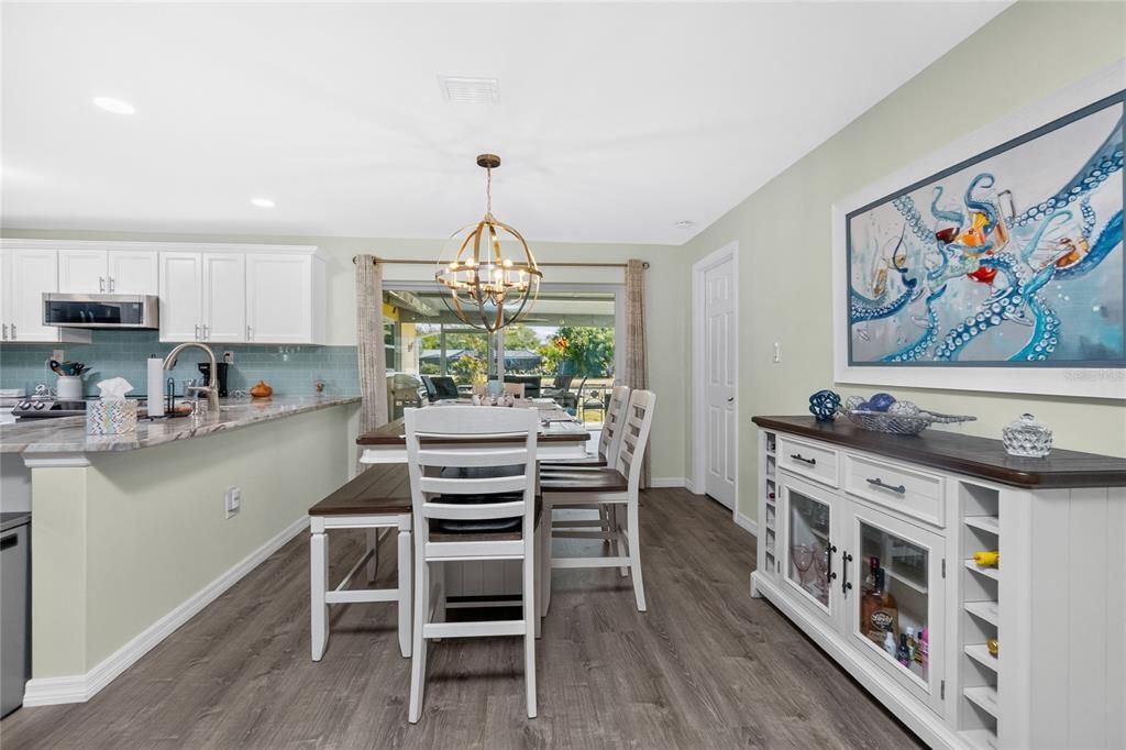 For Sale: $335,000 (3 beds, 2 baths, 1739 Square Feet)