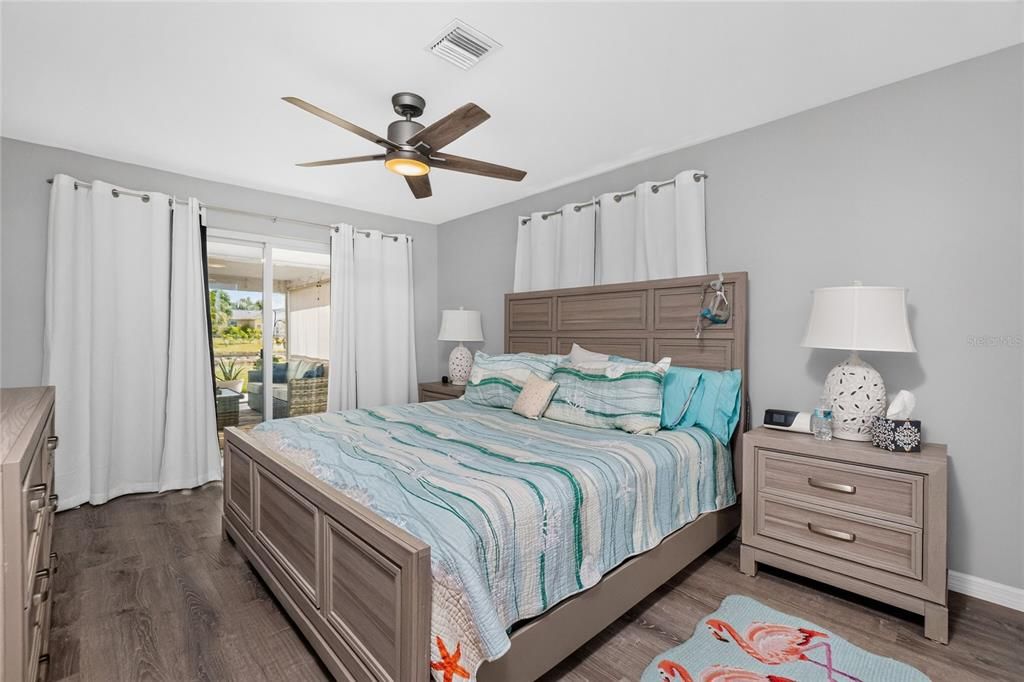 For Sale: $335,000 (3 beds, 2 baths, 1739 Square Feet)