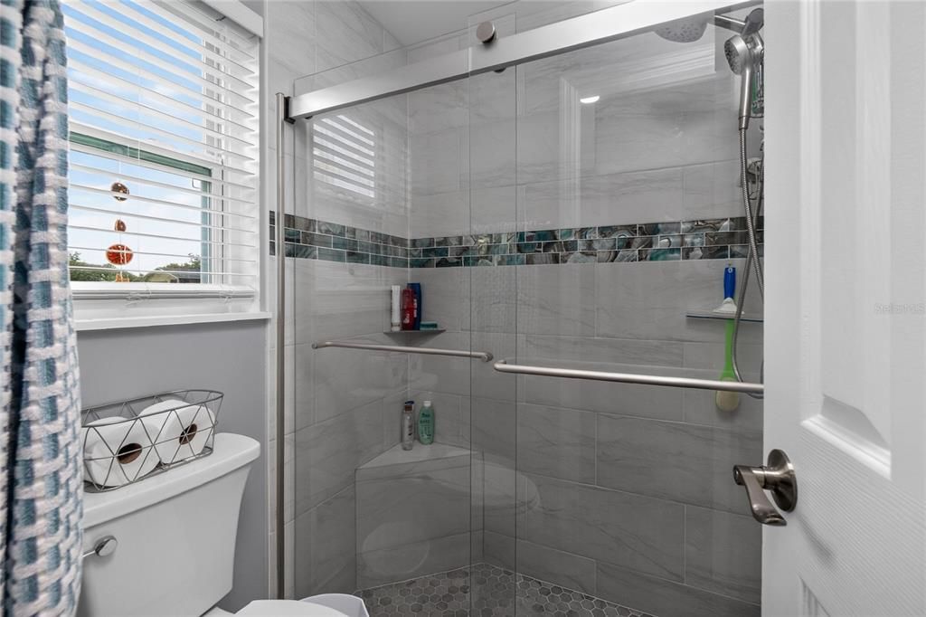 For Sale: $335,000 (3 beds, 2 baths, 1739 Square Feet)