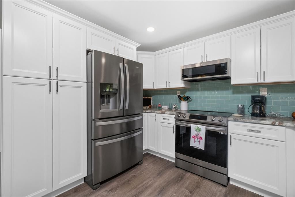 For Sale: $335,000 (3 beds, 2 baths, 1739 Square Feet)