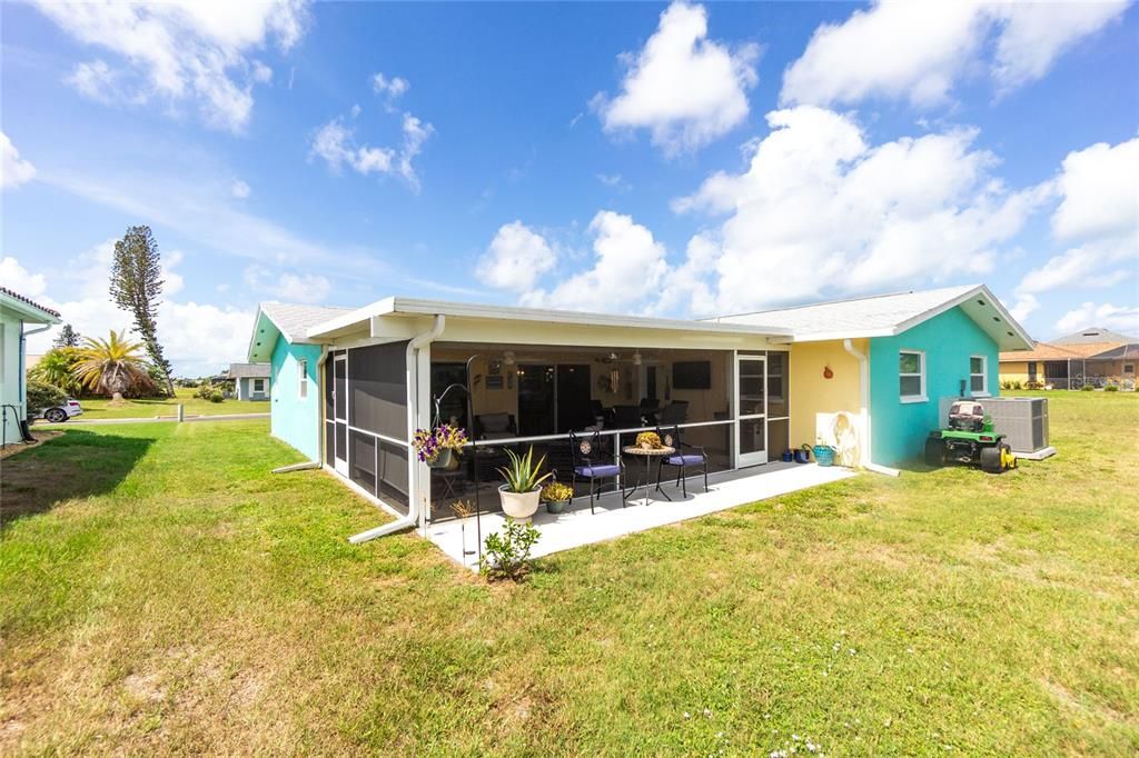 For Sale: $335,000 (3 beds, 2 baths, 1739 Square Feet)