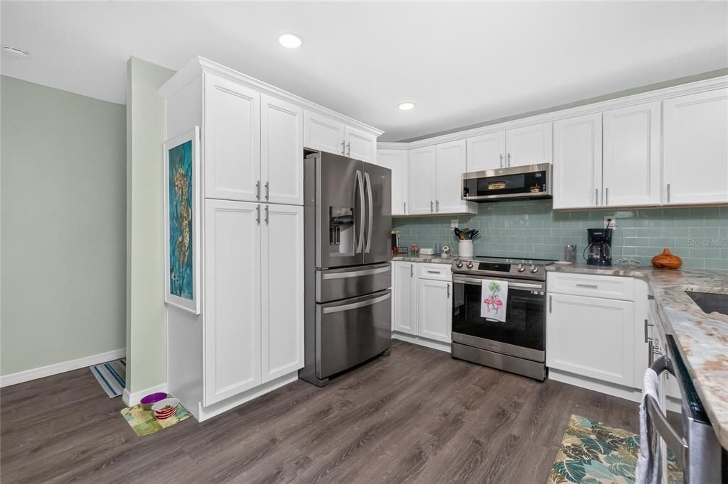 For Sale: $335,000 (3 beds, 2 baths, 1739 Square Feet)