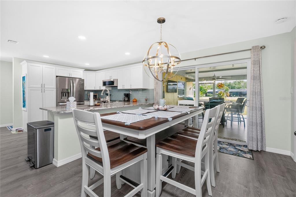 For Sale: $335,000 (3 beds, 2 baths, 1739 Square Feet)