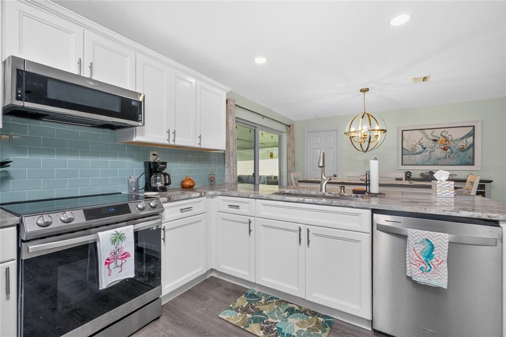 For Sale: $335,000 (3 beds, 2 baths, 1739 Square Feet)