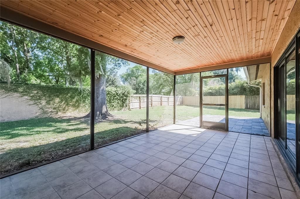 For Sale: $350,000 (3 beds, 2 baths, 1590 Square Feet)