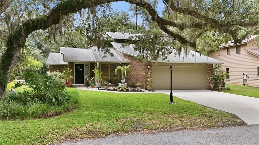 Active With Contract: $549,000 (4 beds, 2 baths, 2378 Square Feet)