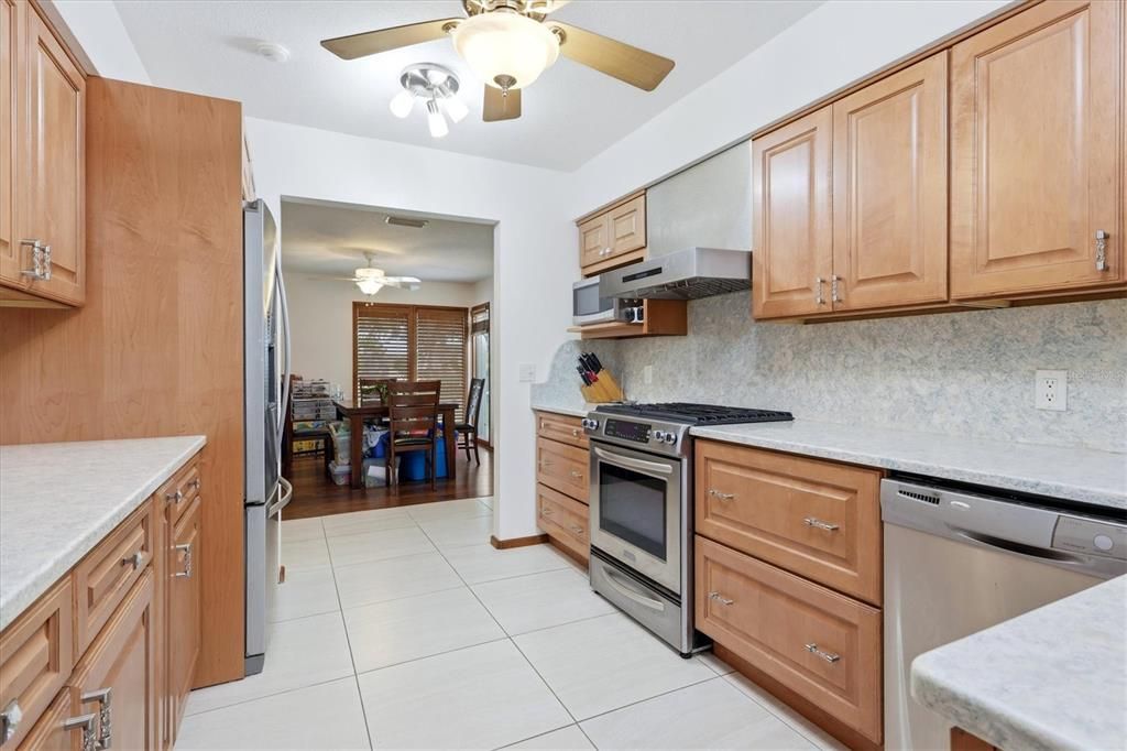 Active With Contract: $549,000 (4 beds, 2 baths, 2378 Square Feet)