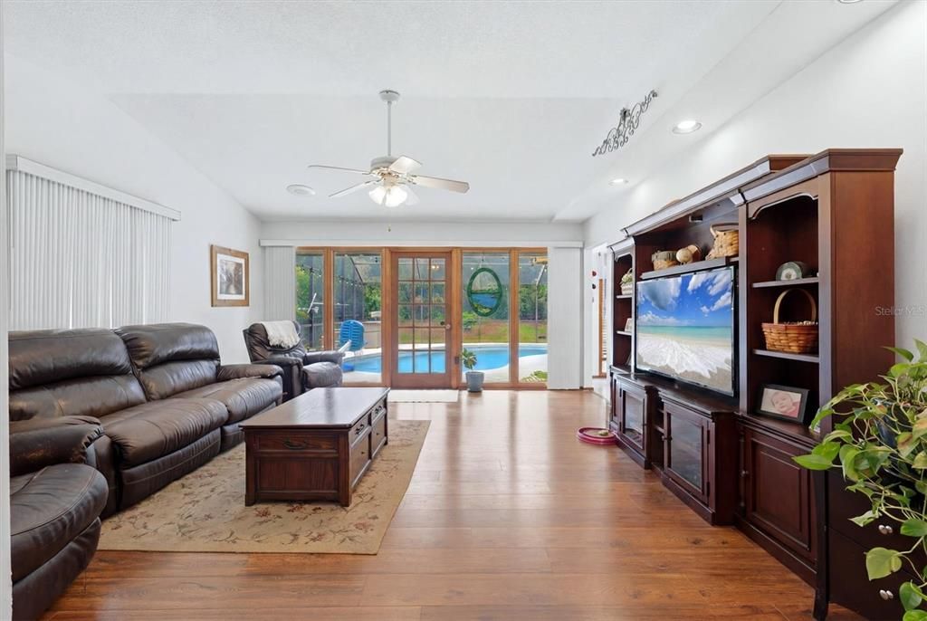Active With Contract: $549,000 (4 beds, 2 baths, 2378 Square Feet)