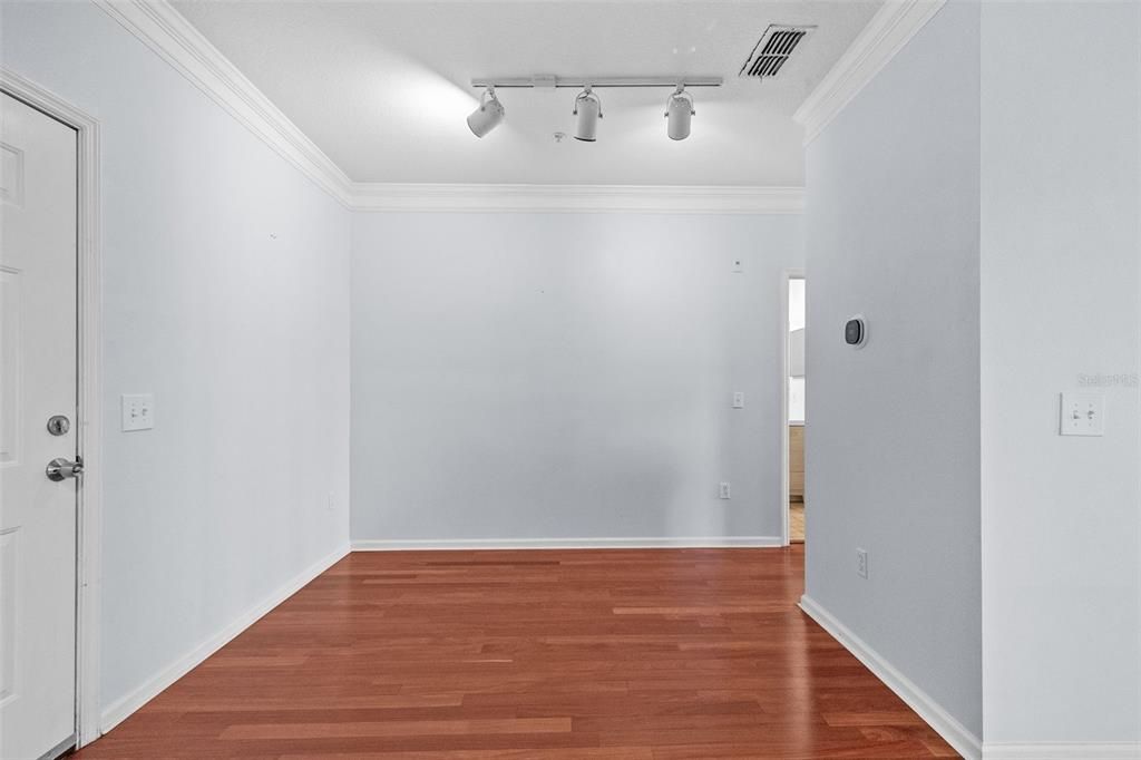 For Sale: $295,000 (2 beds, 2 baths, 1242 Square Feet)
