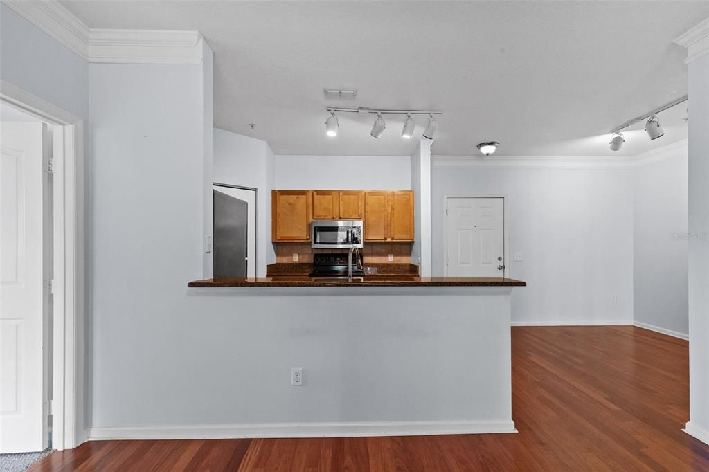 For Sale: $295,000 (2 beds, 2 baths, 1242 Square Feet)