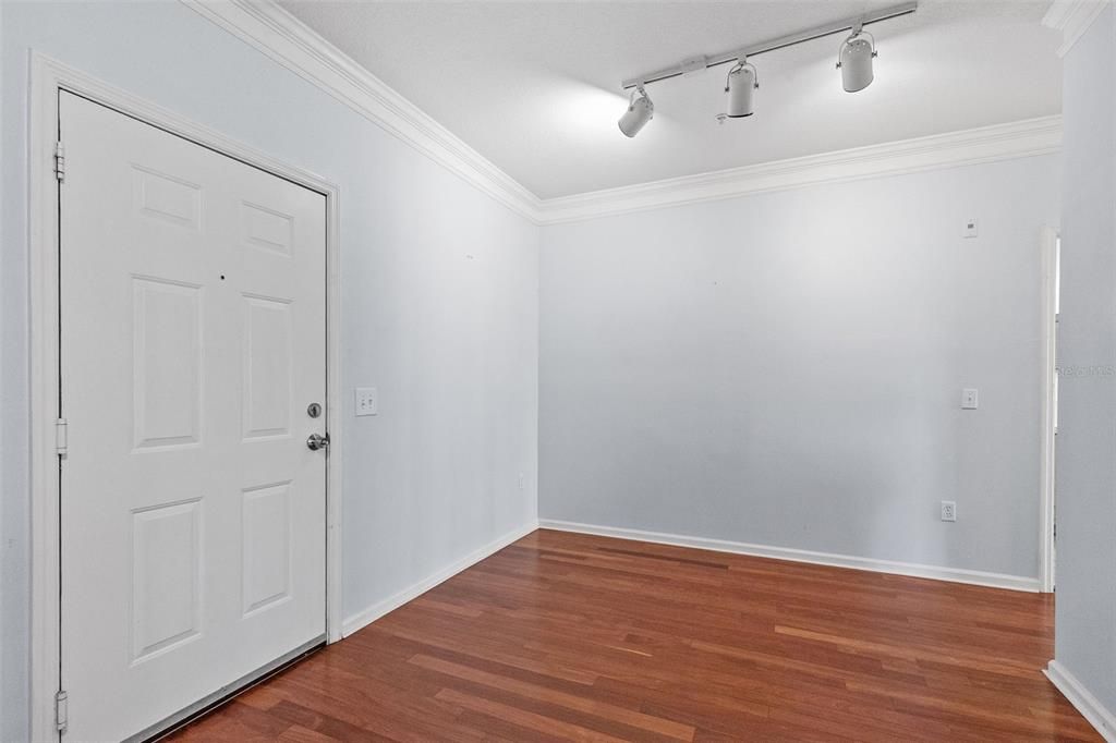 For Sale: $295,000 (2 beds, 2 baths, 1242 Square Feet)