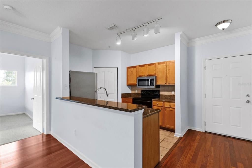 For Sale: $295,000 (2 beds, 2 baths, 1242 Square Feet)