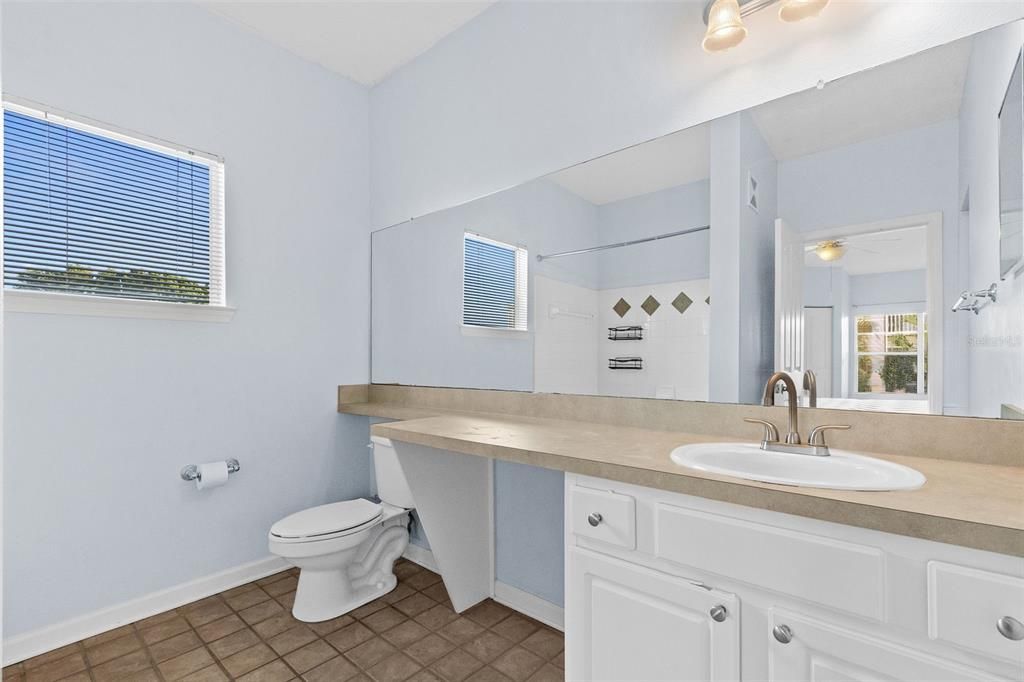 For Sale: $295,000 (2 beds, 2 baths, 1242 Square Feet)