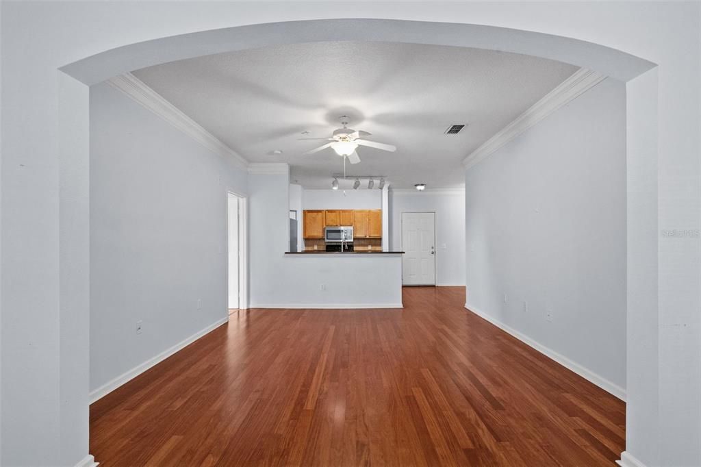 For Sale: $295,000 (2 beds, 2 baths, 1242 Square Feet)
