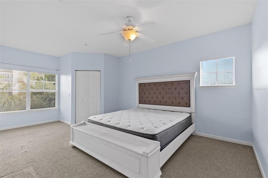 For Sale: $295,000 (2 beds, 2 baths, 1242 Square Feet)