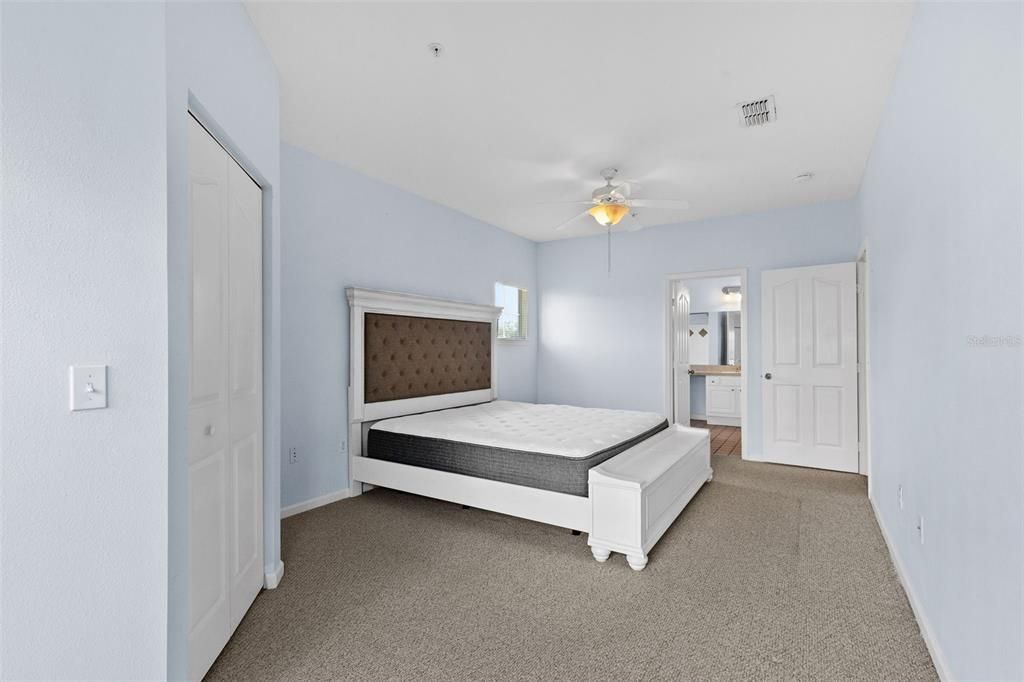 For Sale: $295,000 (2 beds, 2 baths, 1242 Square Feet)