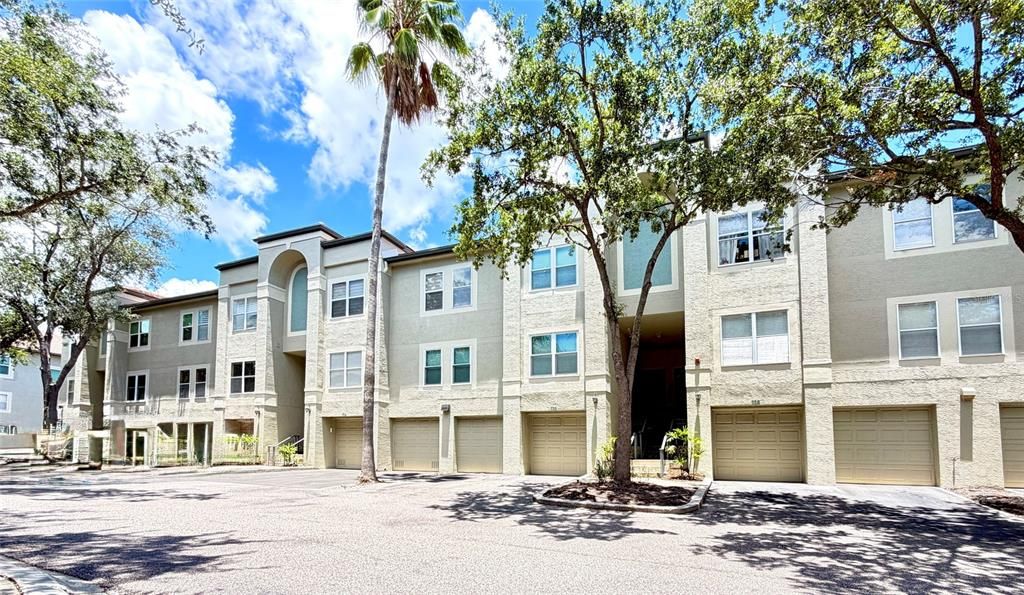 For Sale: $795,000 (2 beds, 2 baths, 1225 Square Feet)