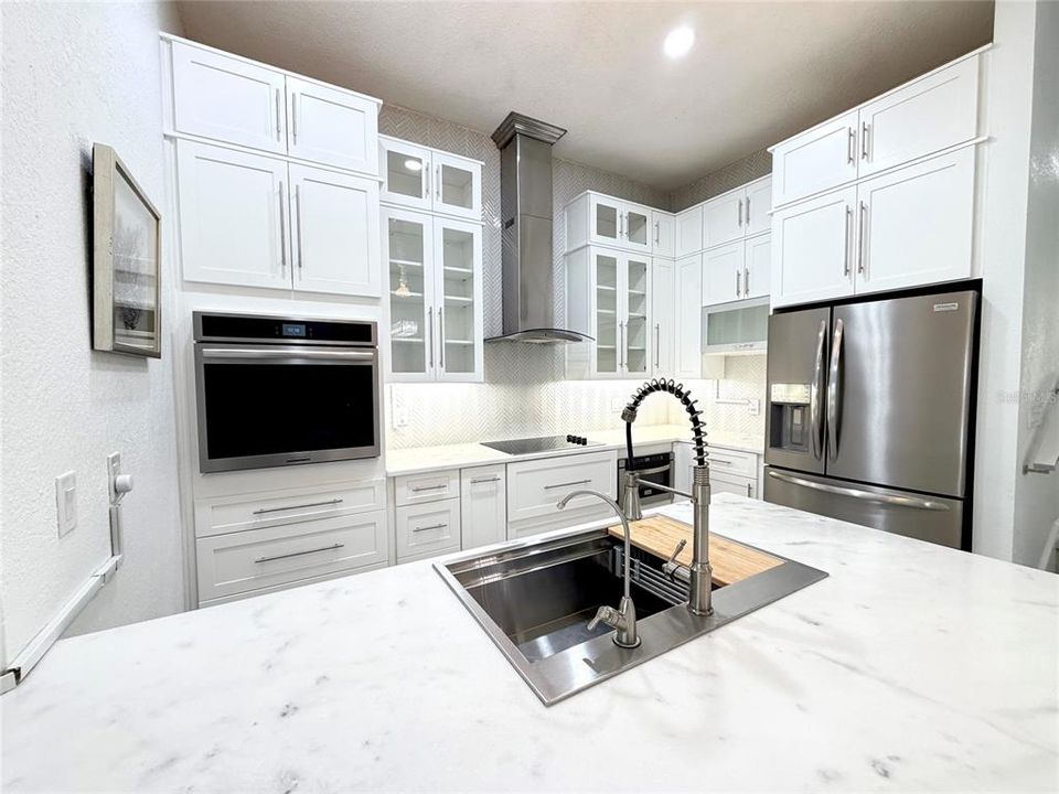 For Sale: $795,000 (2 beds, 2 baths, 1225 Square Feet)