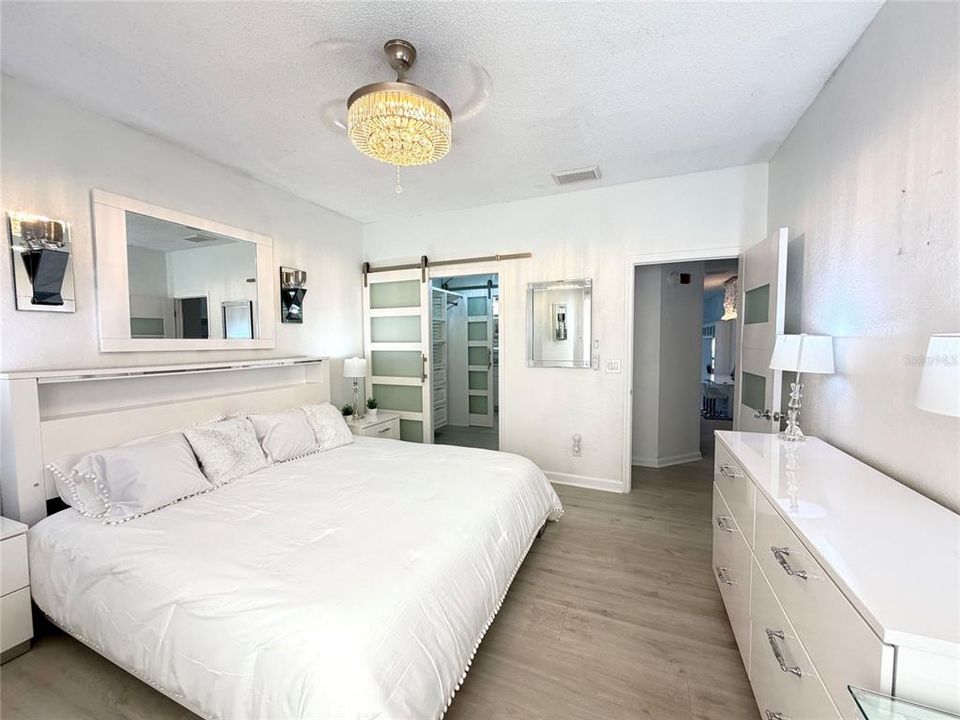 For Sale: $795,000 (2 beds, 2 baths, 1225 Square Feet)