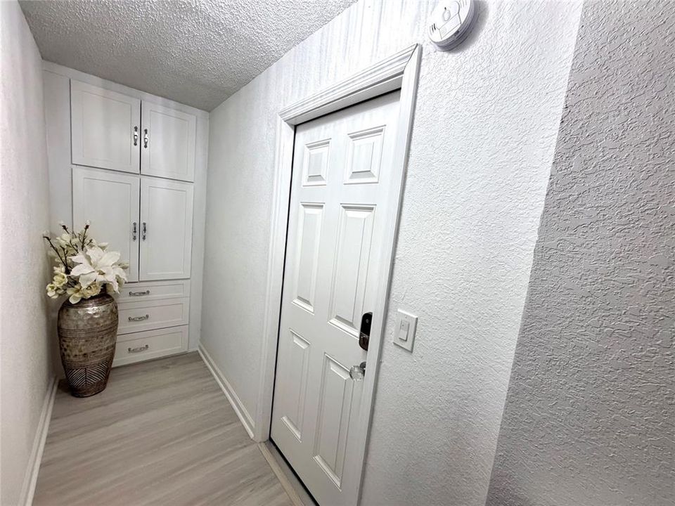 For Sale: $795,000 (2 beds, 2 baths, 1225 Square Feet)