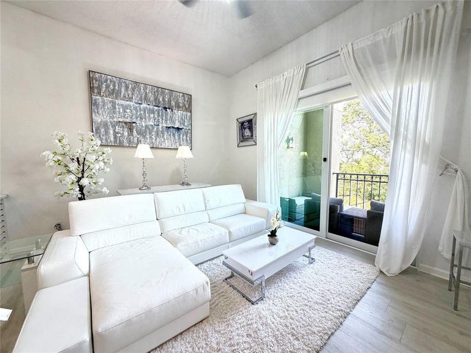 For Sale: $795,000 (2 beds, 2 baths, 1225 Square Feet)