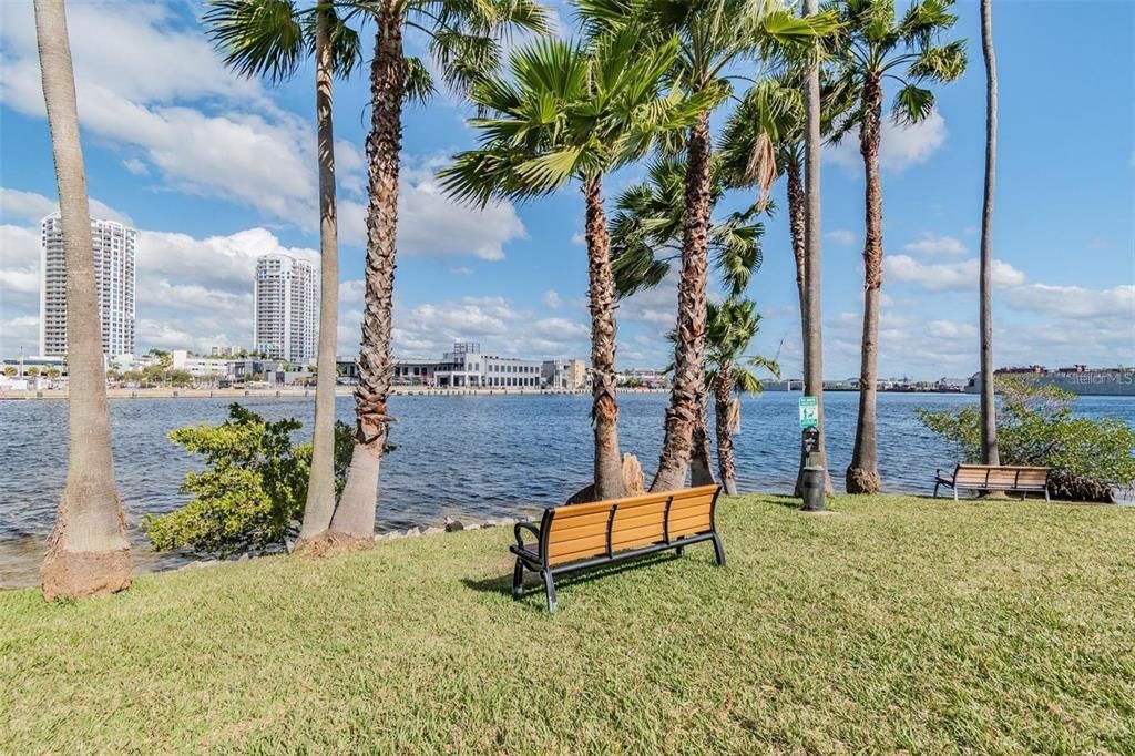 For Sale: $795,000 (2 beds, 2 baths, 1225 Square Feet)